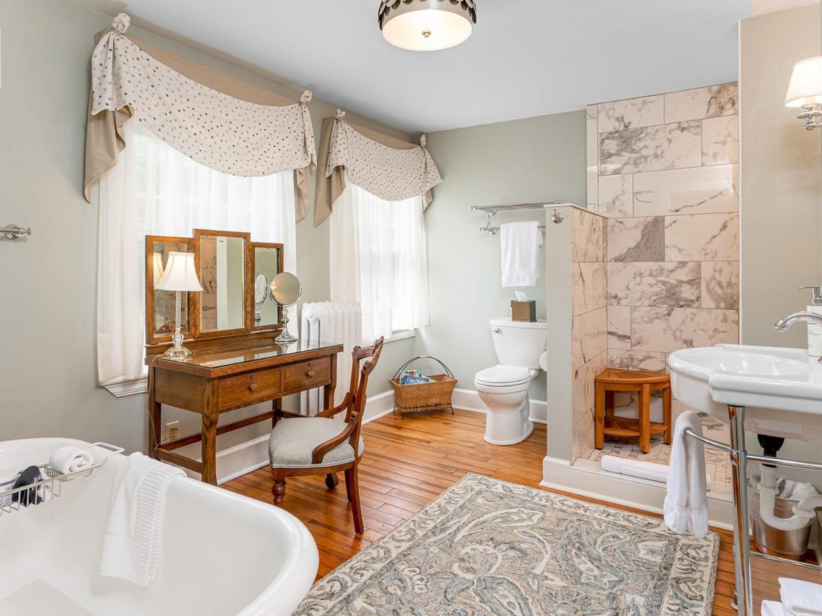 Pinecrest Bed & Breakfast 애쉬빌 외부 사진