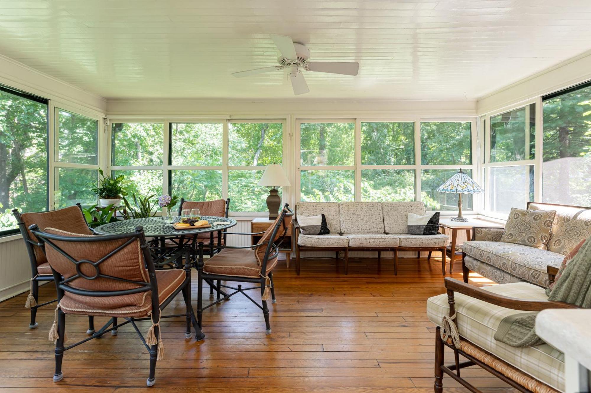 Pinecrest Bed & Breakfast 애쉬빌 외부 사진
