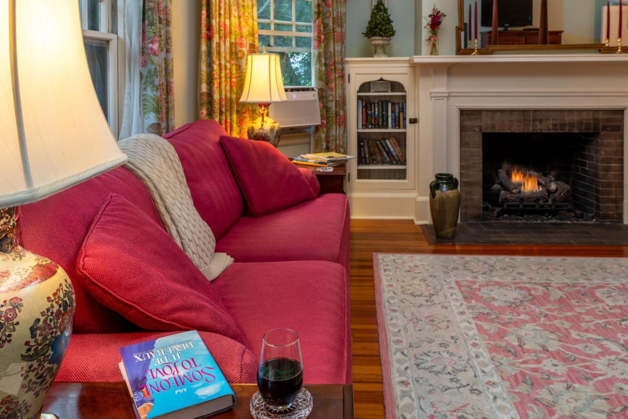 Pinecrest Bed & Breakfast 애쉬빌 외부 사진